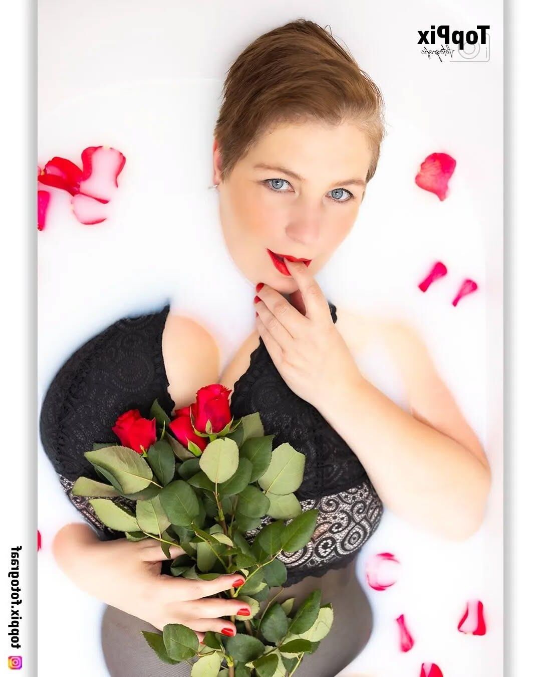 Sandra riesige Titten BBW reifen Modell