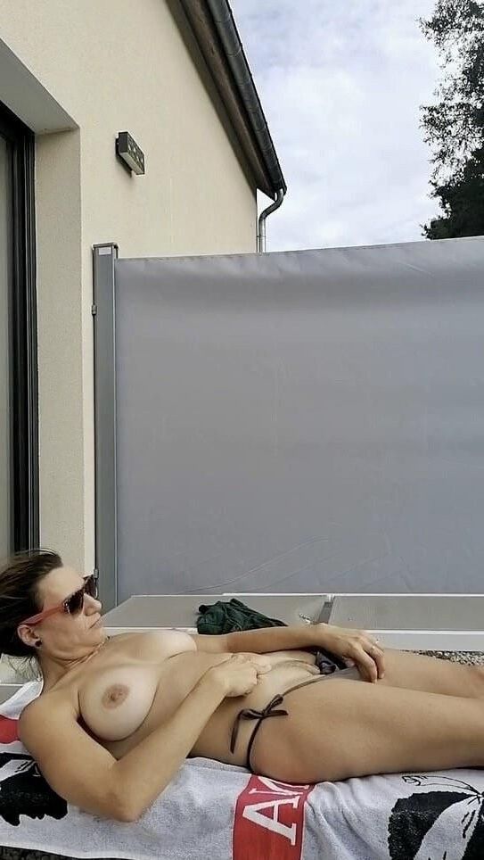 Moi Sophie Webslut nudiste repost mich?