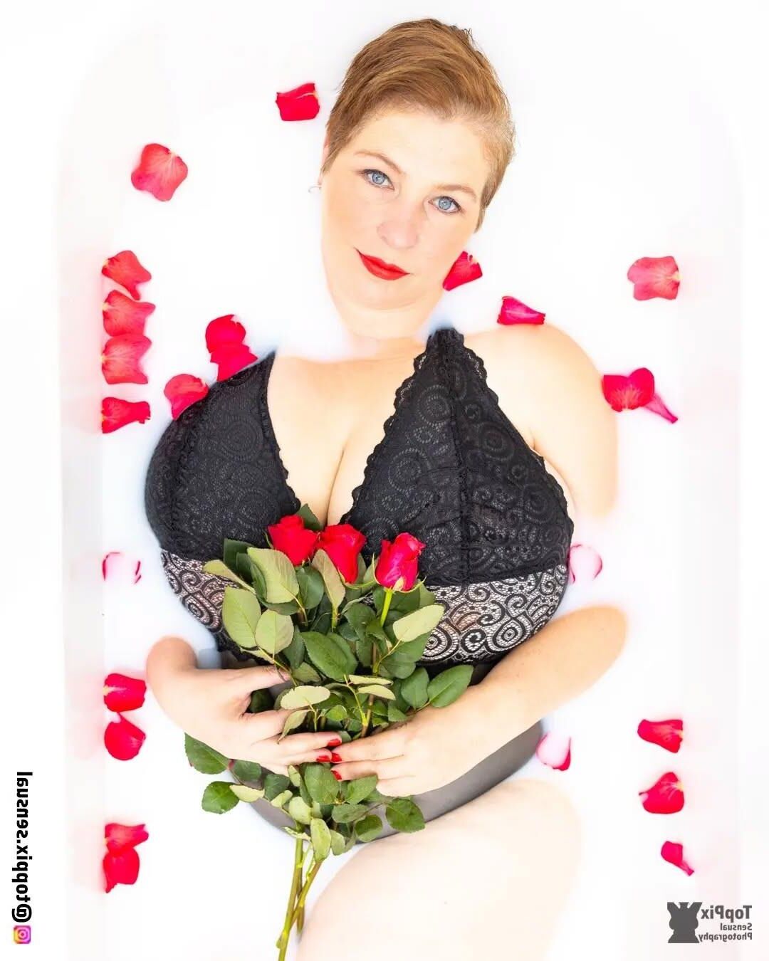 Sandra riesige Titten BBW reifen Modell