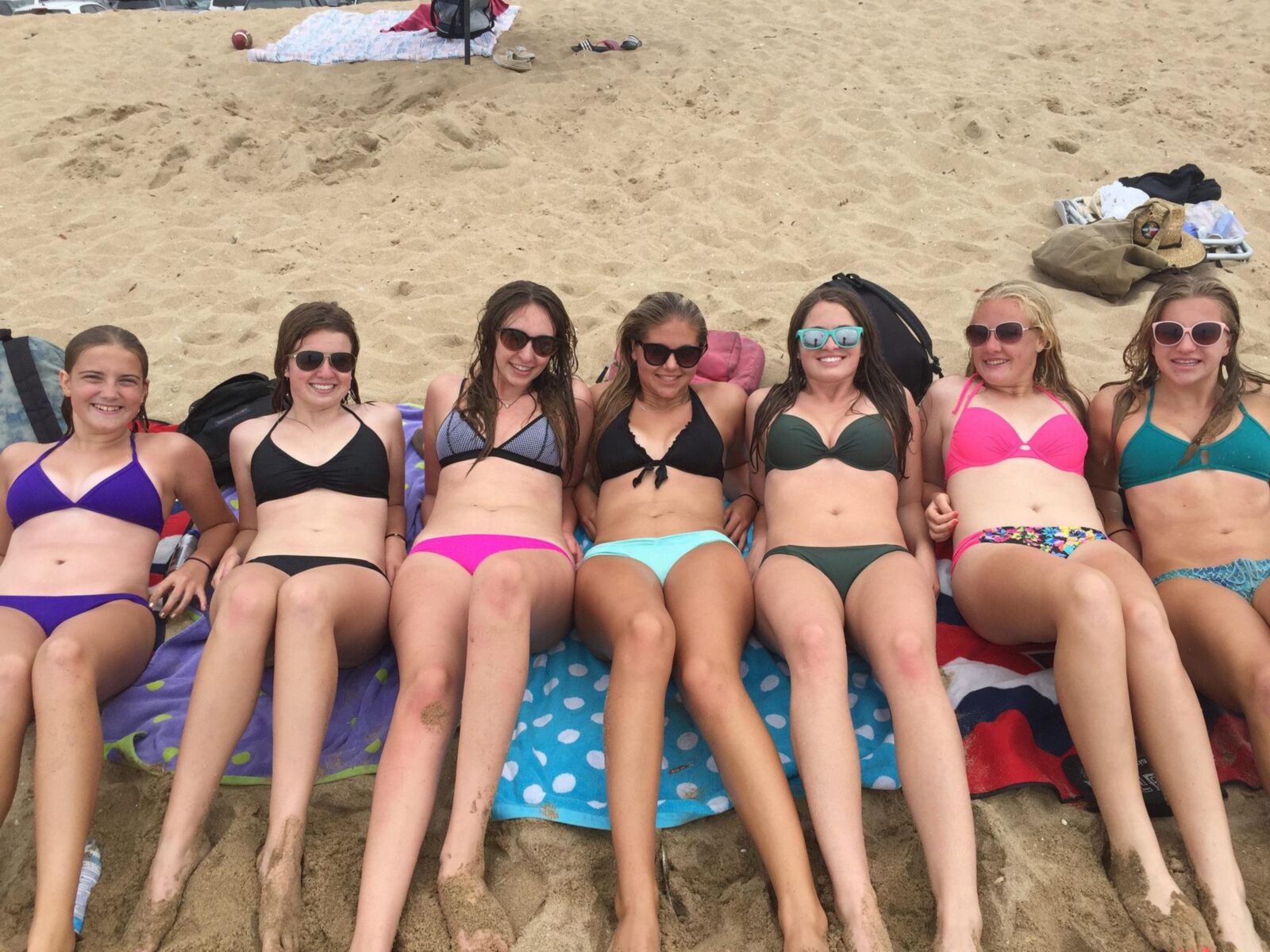 Beach Girls 