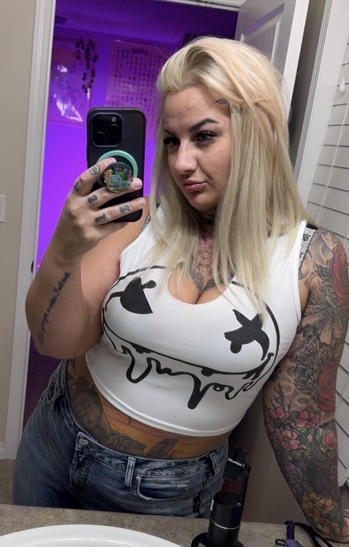 Danica Big Ass Big Tits Tattooed Canadian Milf Mixed Hot Shots