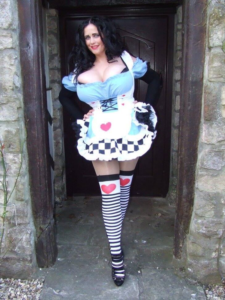 Sarah Lang (princessspiderlily) Huge Tits UK Metal Singer
