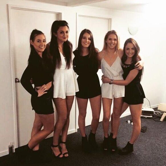 Australianos uni putas y bimbos
