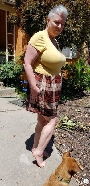 Abuela muy tetona