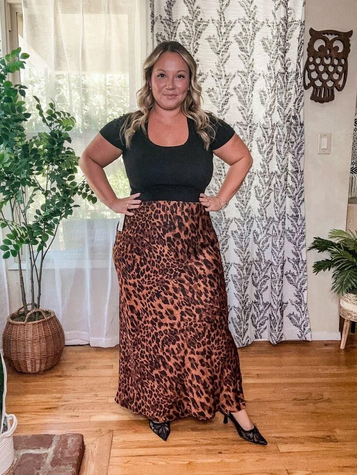 P interest In Beauty Focus on Blonde Milf Pawg Model