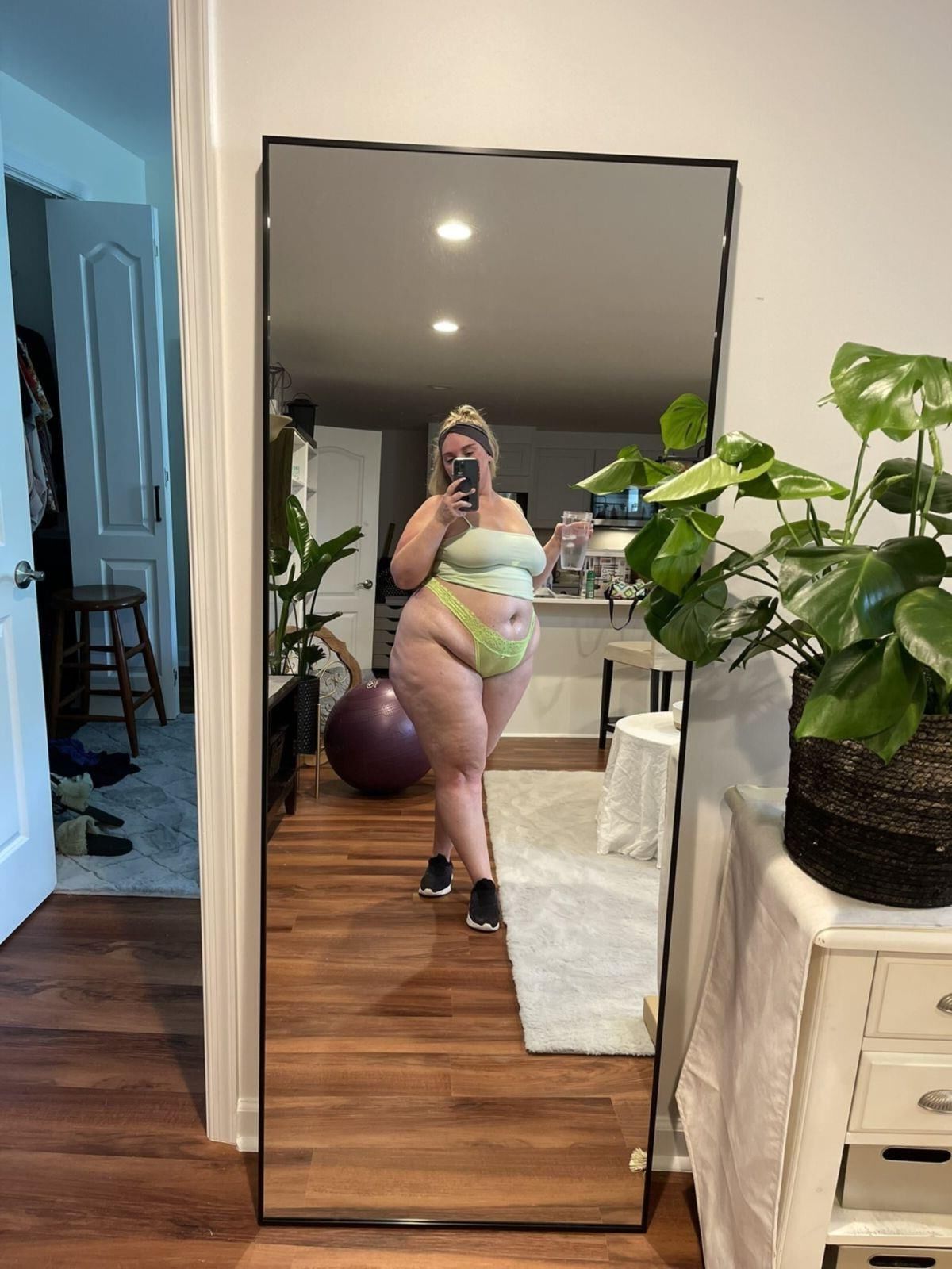 Sophie Huge Ass Big Boobs Blonde BBW Milf Mixed Hot Photos