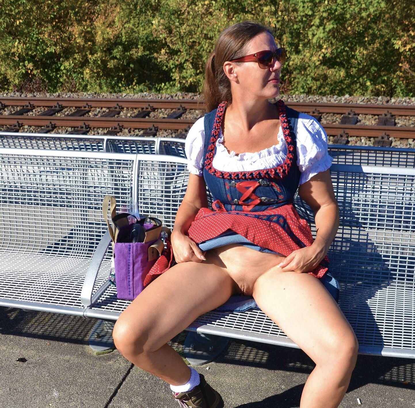 Fesche Madln im Dirndl Zum VierHundertdritt`n