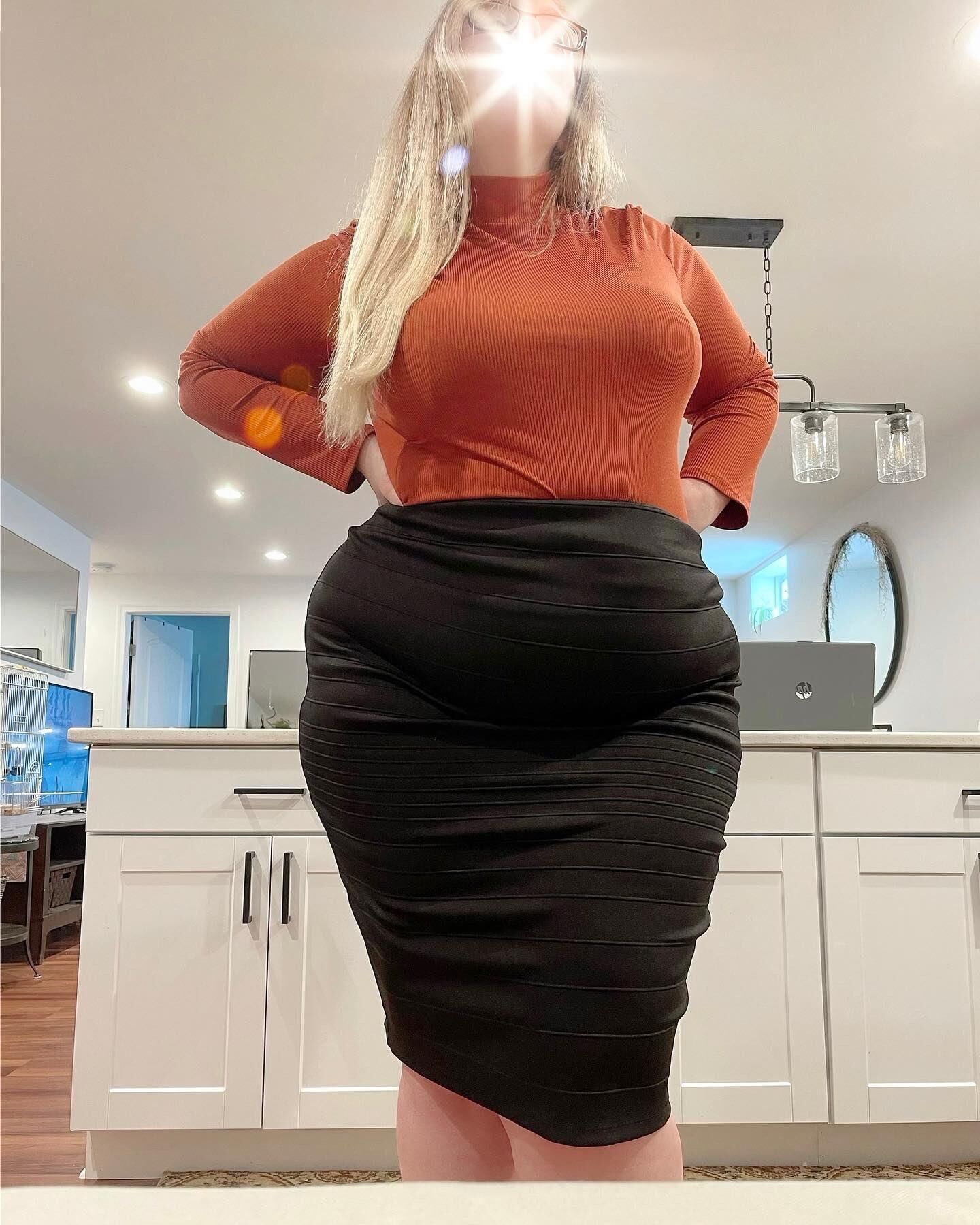 Sophie Huge Ass Big Boobs Blonde BBW Milf Mixed Hot Photos