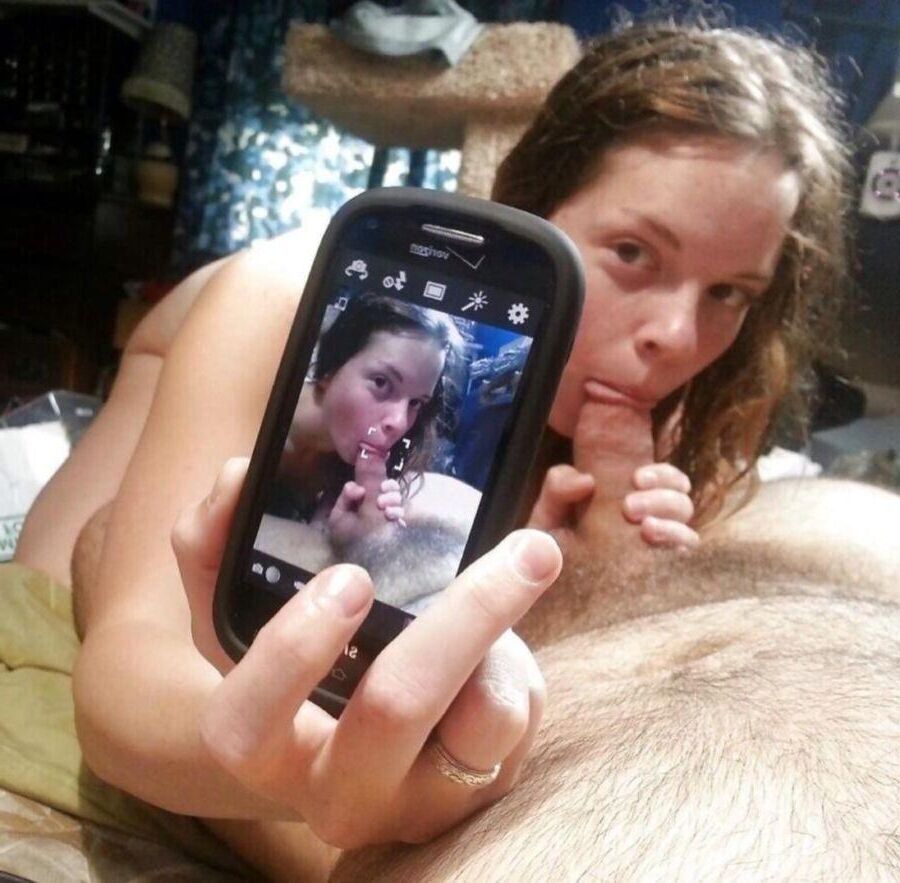 Selfie Queens: für immer nackte Huren im Internet