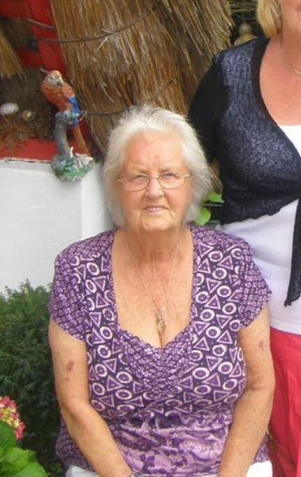 she might be a very old granny but fuck i want to suck her tits!