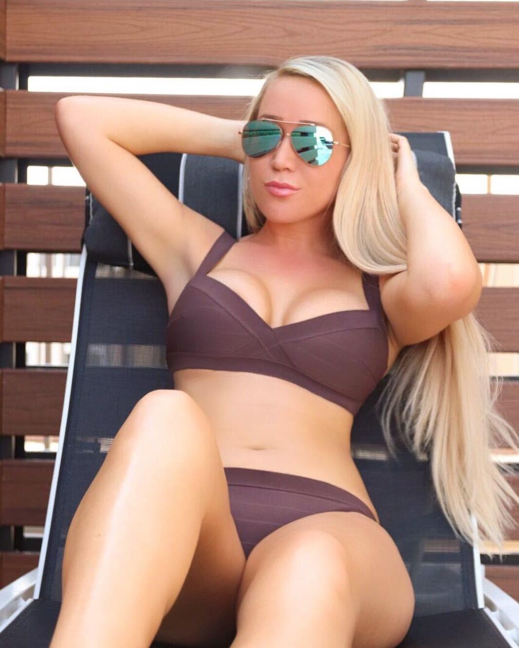 Mezcla de putas universitarias estadounidenses y putas australianas o bimbos