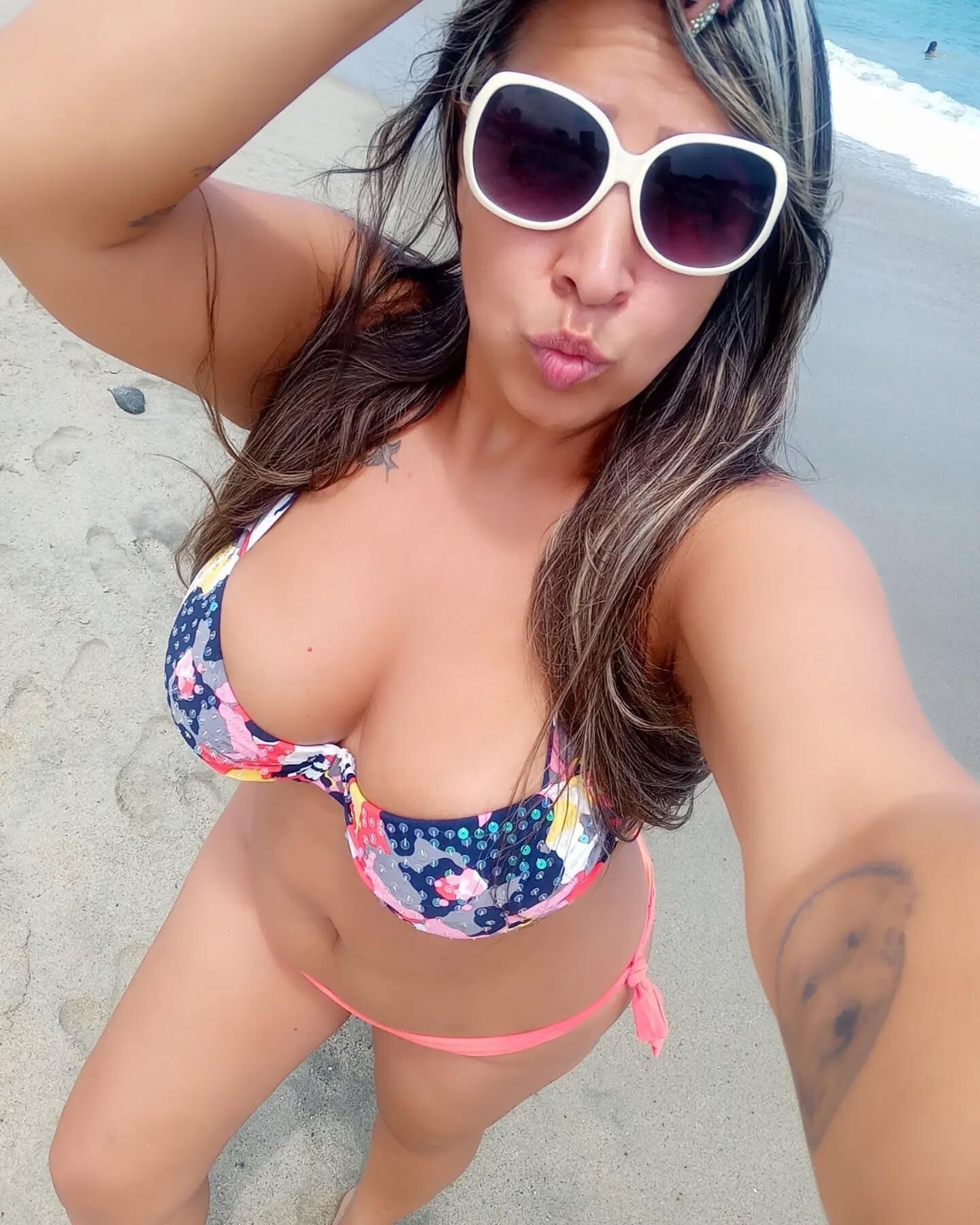 Delicious Woman Of Big Ass And Rich Tits