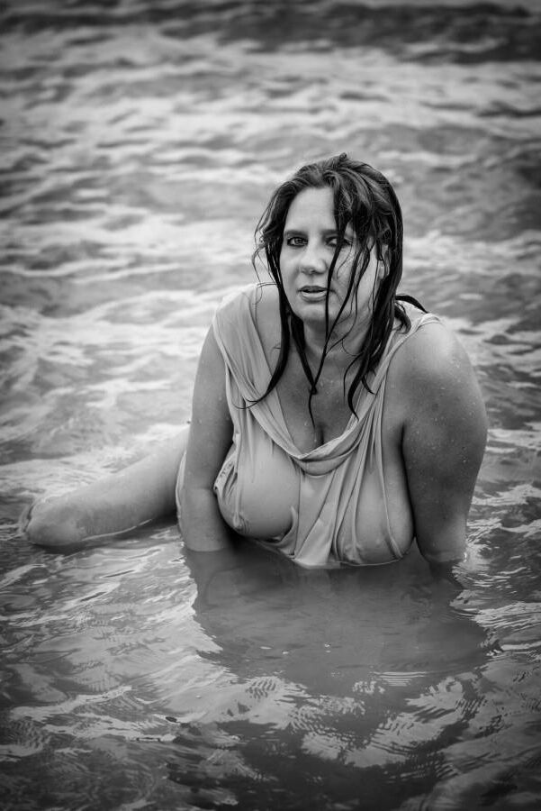 Hexenengel Busty Curvy Mature Model