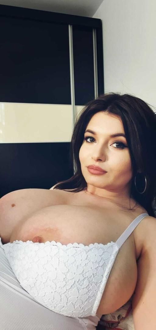 Cettefilleauxyeuxmarrons 