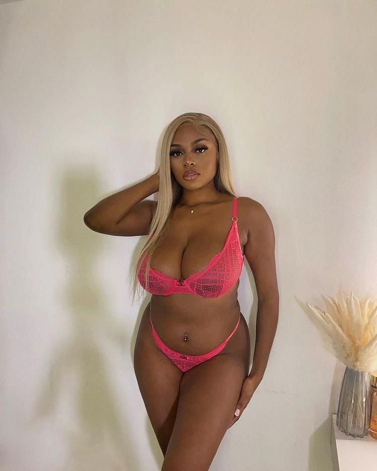 Ebony big tits