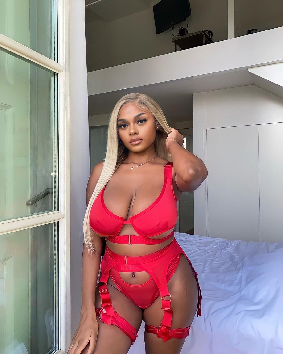 Ebony big tits