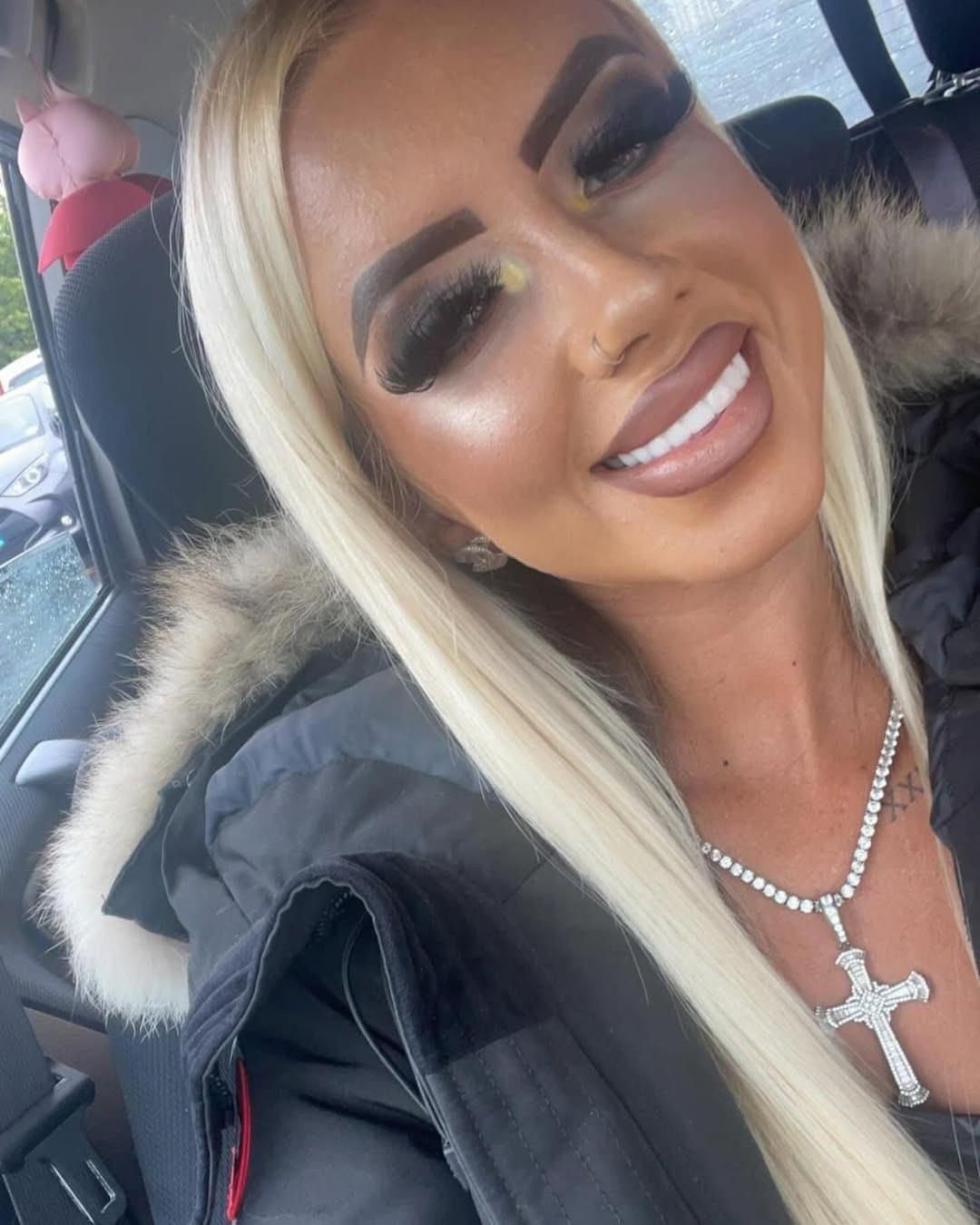 bimbos chav bitches to stroke and own full ballをとても速く排出する