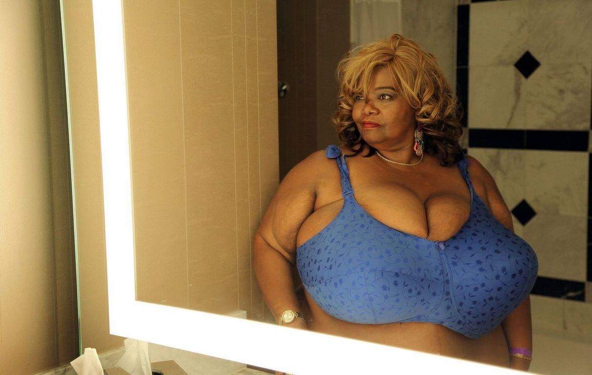 THE LOVE OF BIG BOSOMS NORMA 