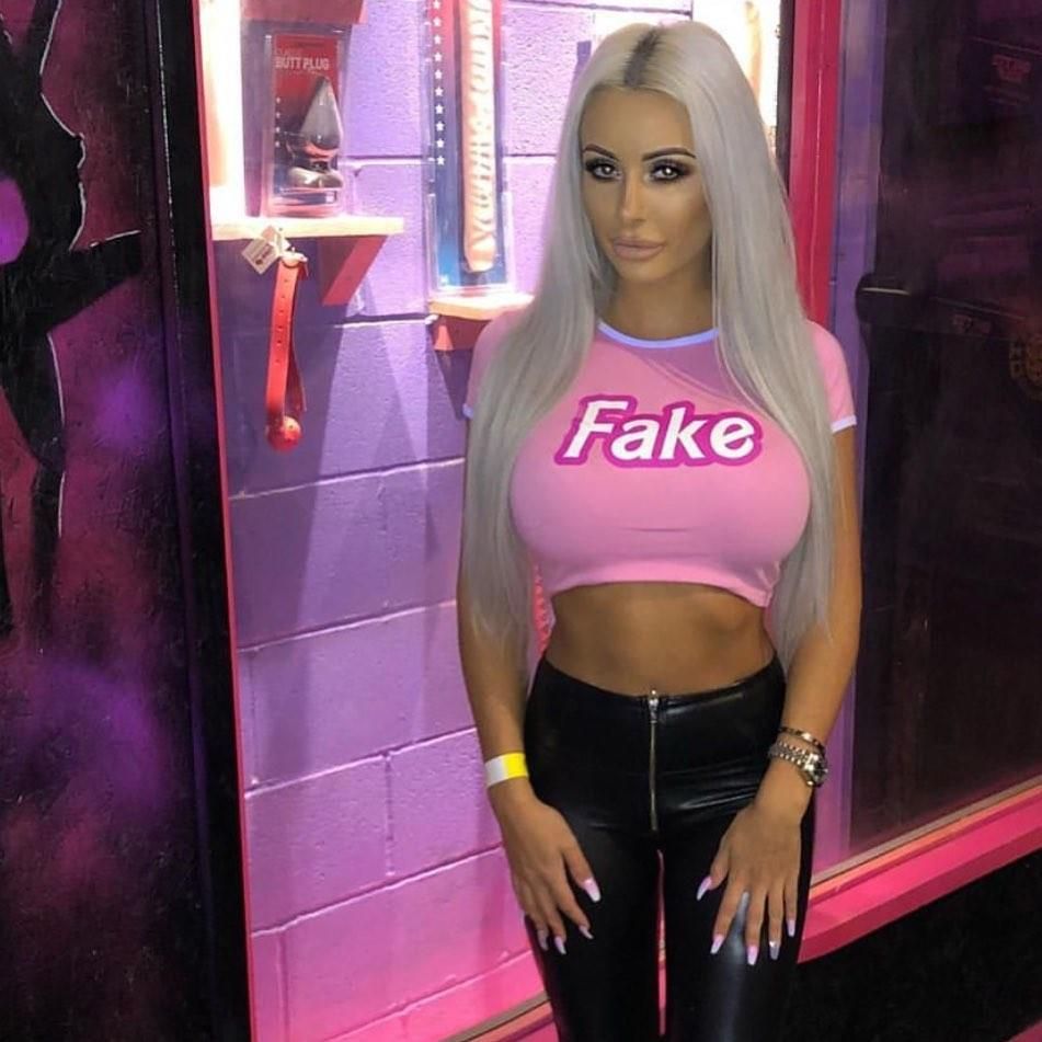 bimbos chav bitches to stroke and own full ballをとても速く排出する
