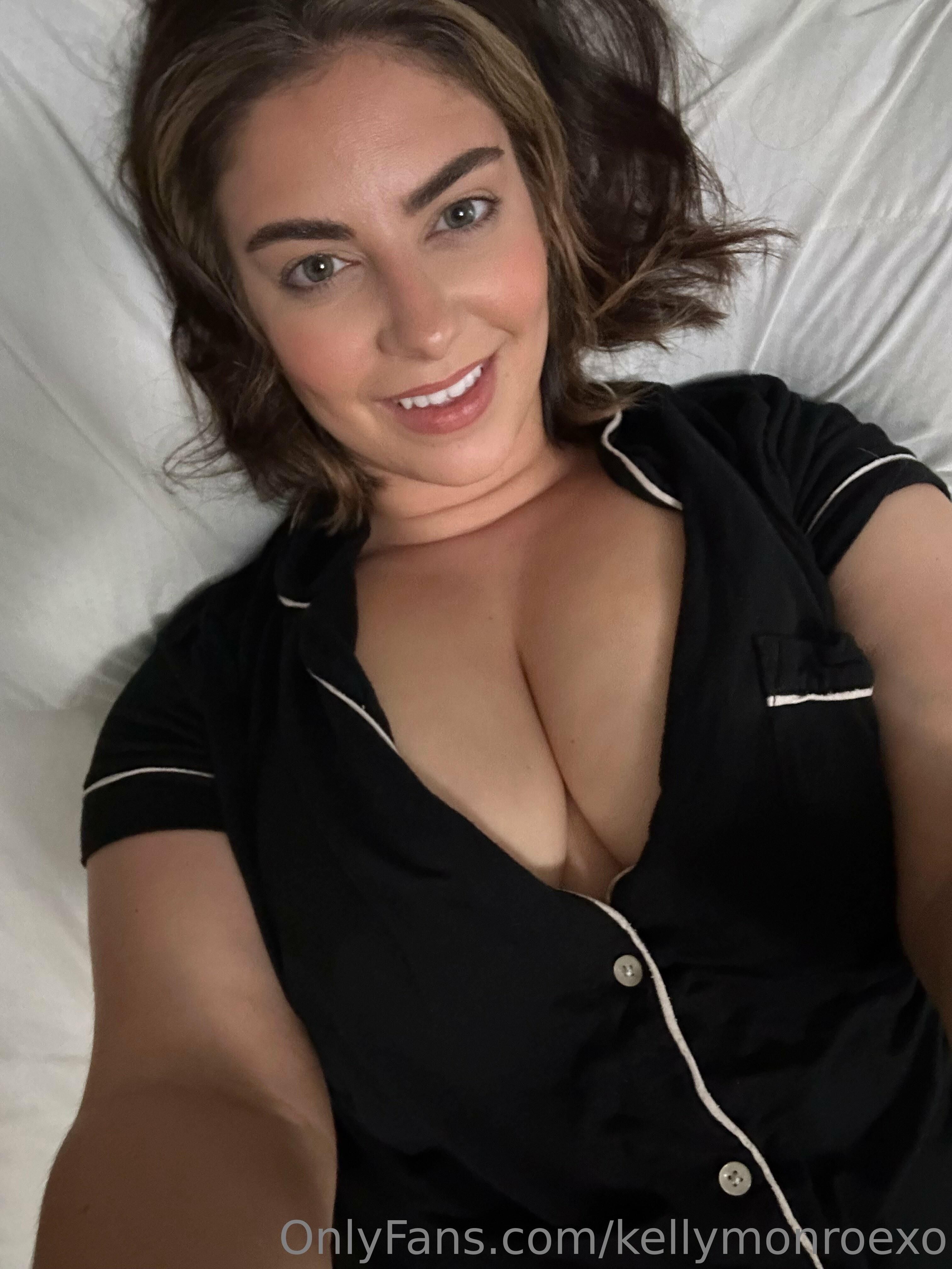 Kelly Big Ass Big Boobs Beauty Brunette Milf Mixed Hot Shots