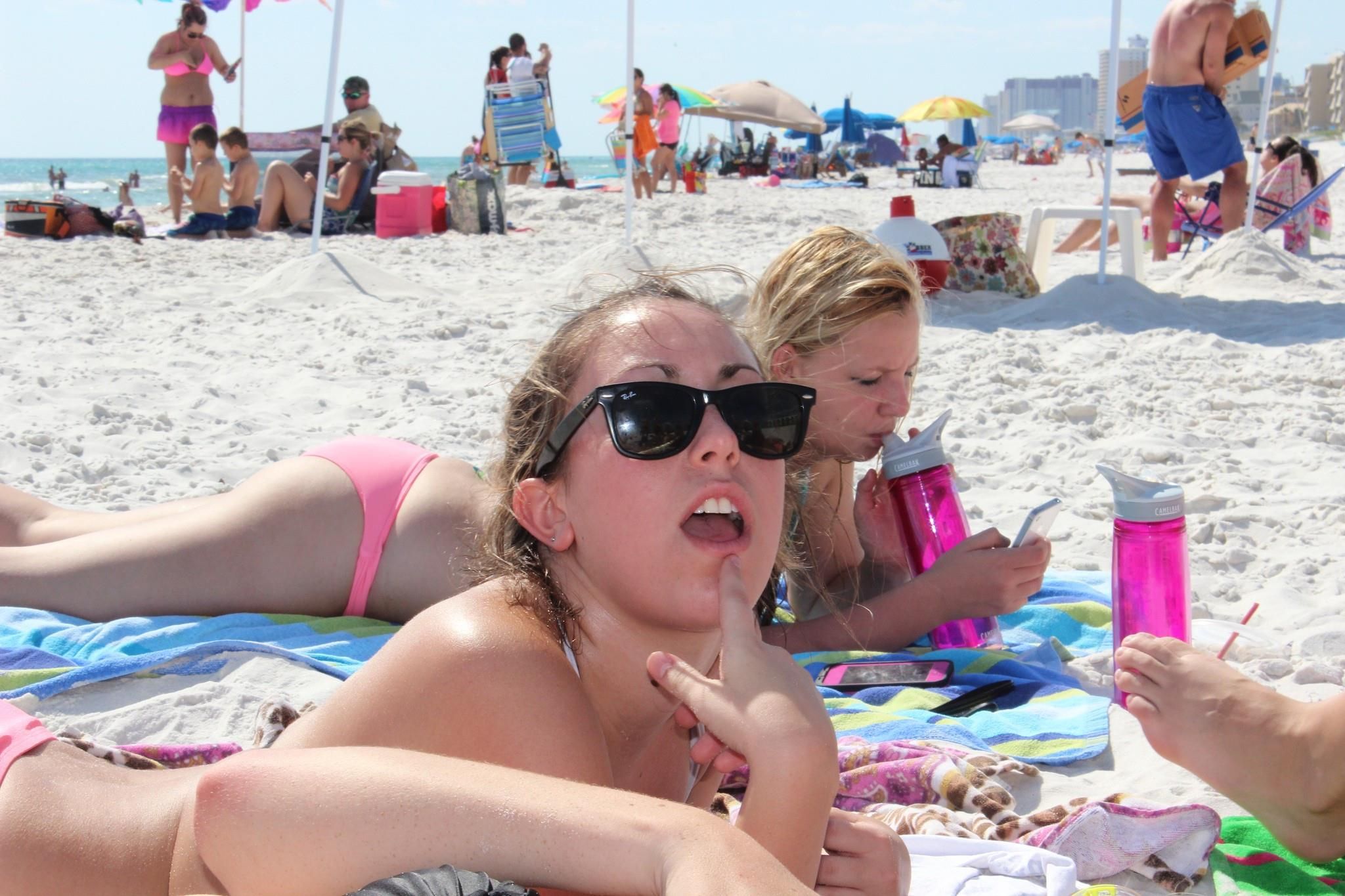 Beach Girls 