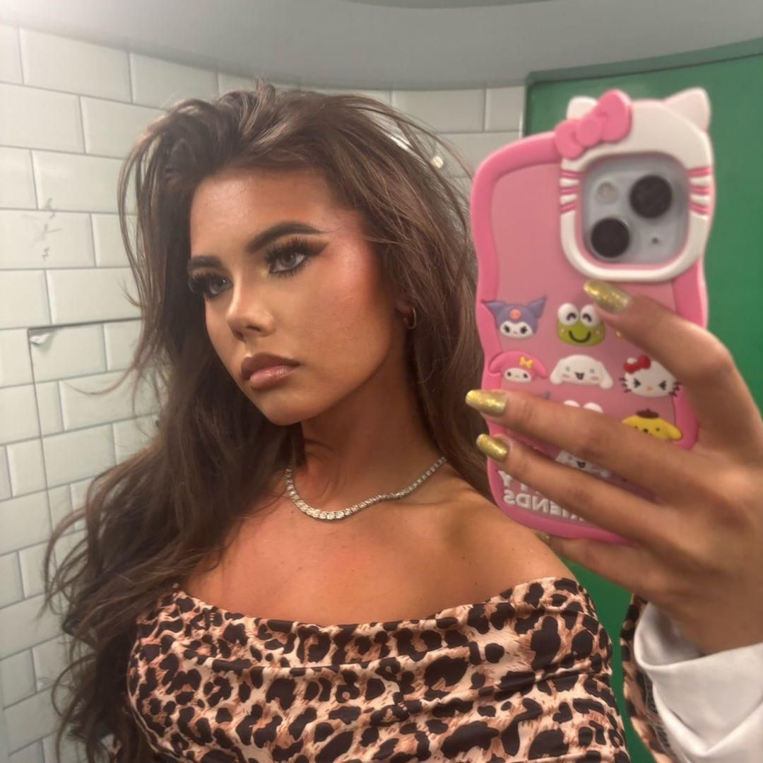 bimbos chav bitches to stroke and own full ballをとても速く排出する
