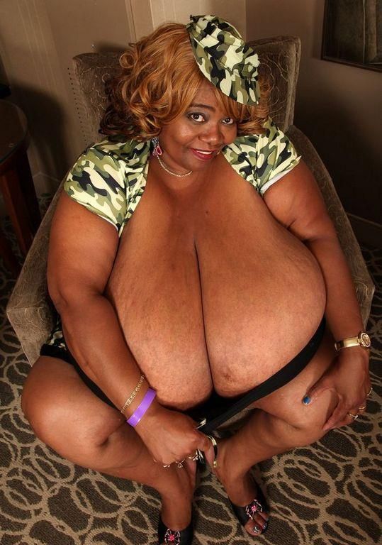 THE LOVE OF BIG BOSOMS NORMA 