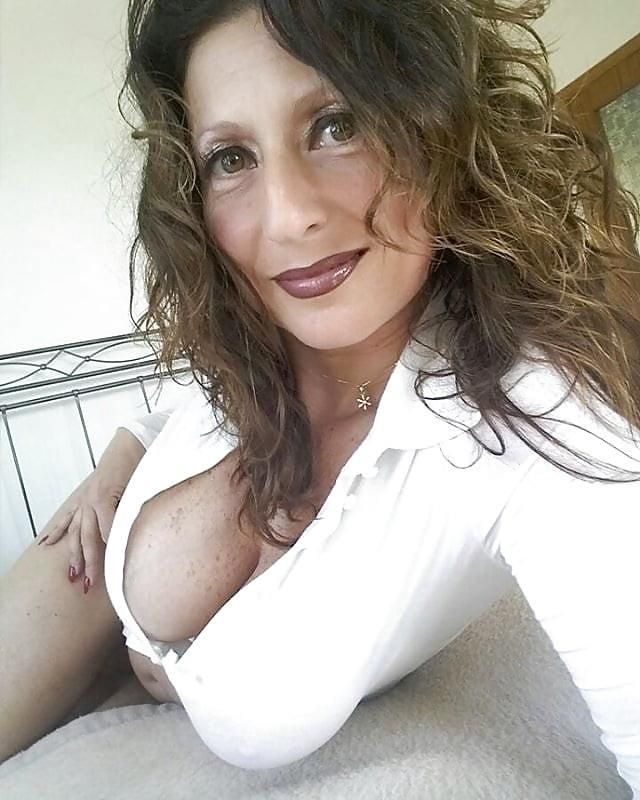Paola Pescara Busty nn Milf Amateur