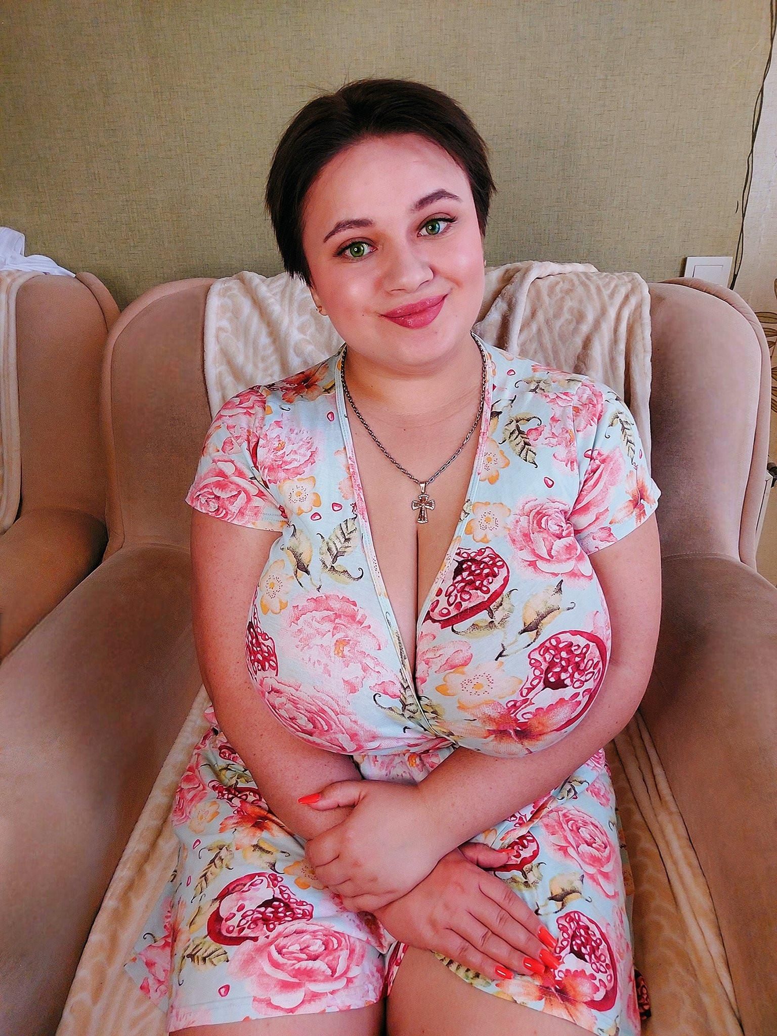 Vale Big Butt Huge Boobs Russian Gorgeous BBW Mixed Hot Shots