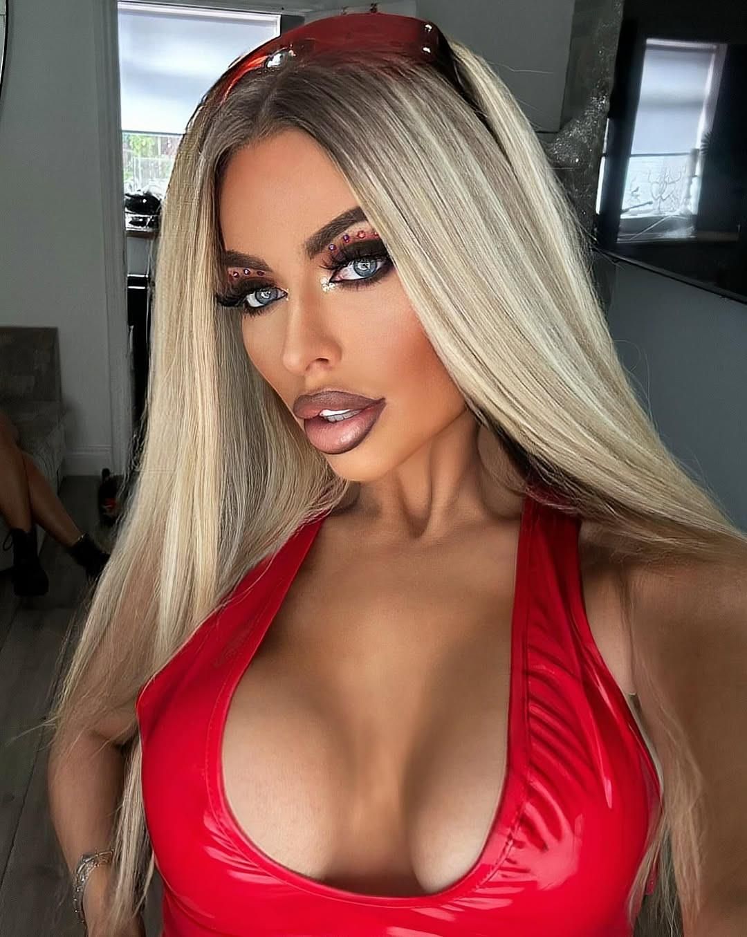 bimbos chav bitches to stroke and own full ballをとても速く排出する