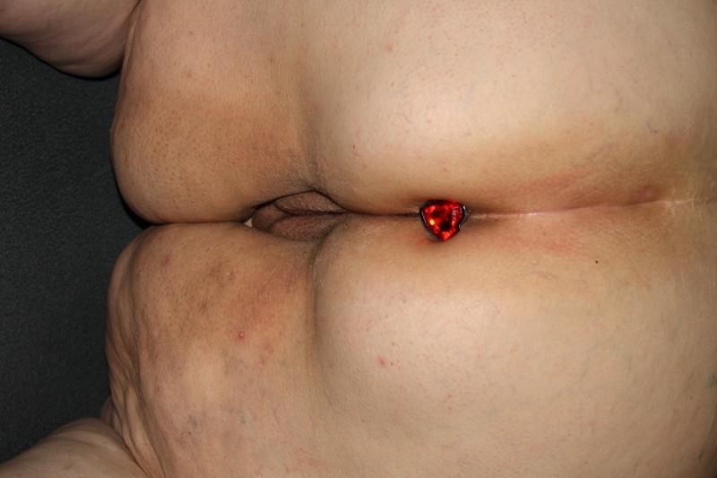 Schamlose SSBBW Fettsau nackt 