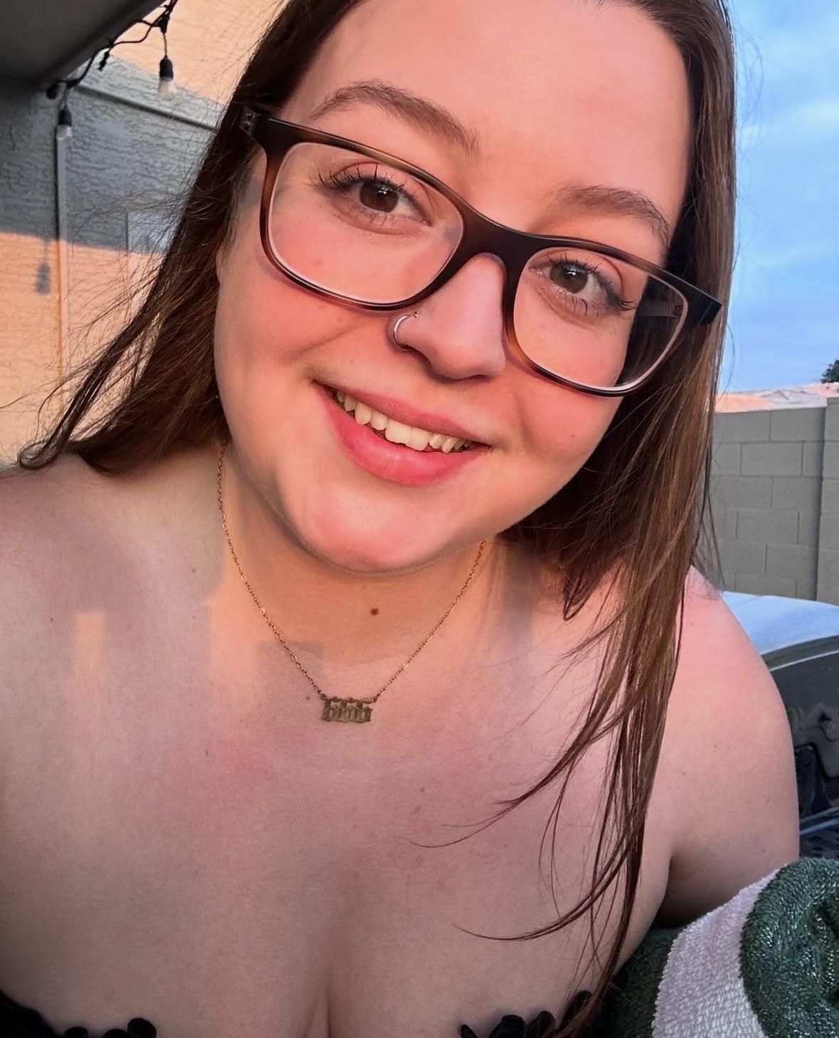 Kari Big Butt Big Tits Brunette BBW with Glasses Mixed Hot Shots