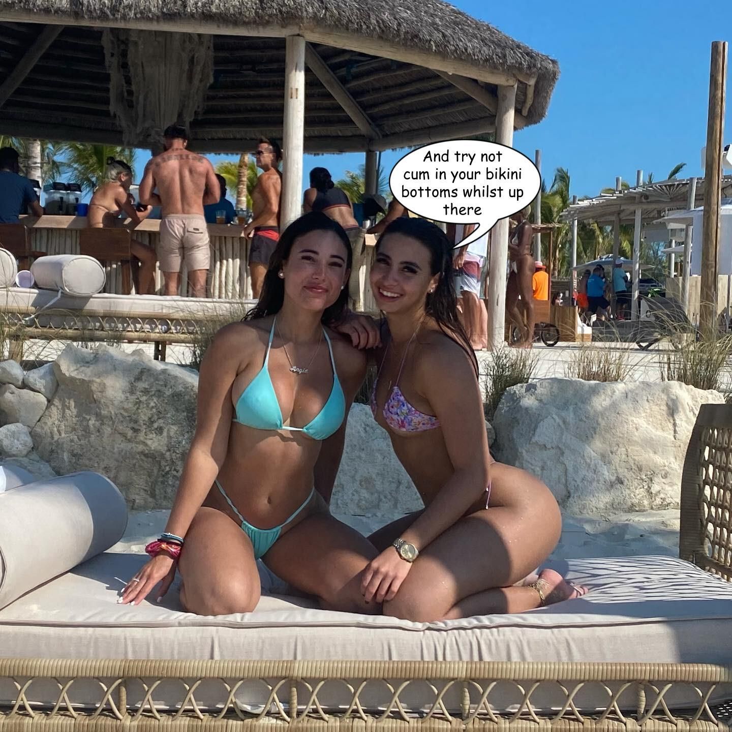 Beach Girls 