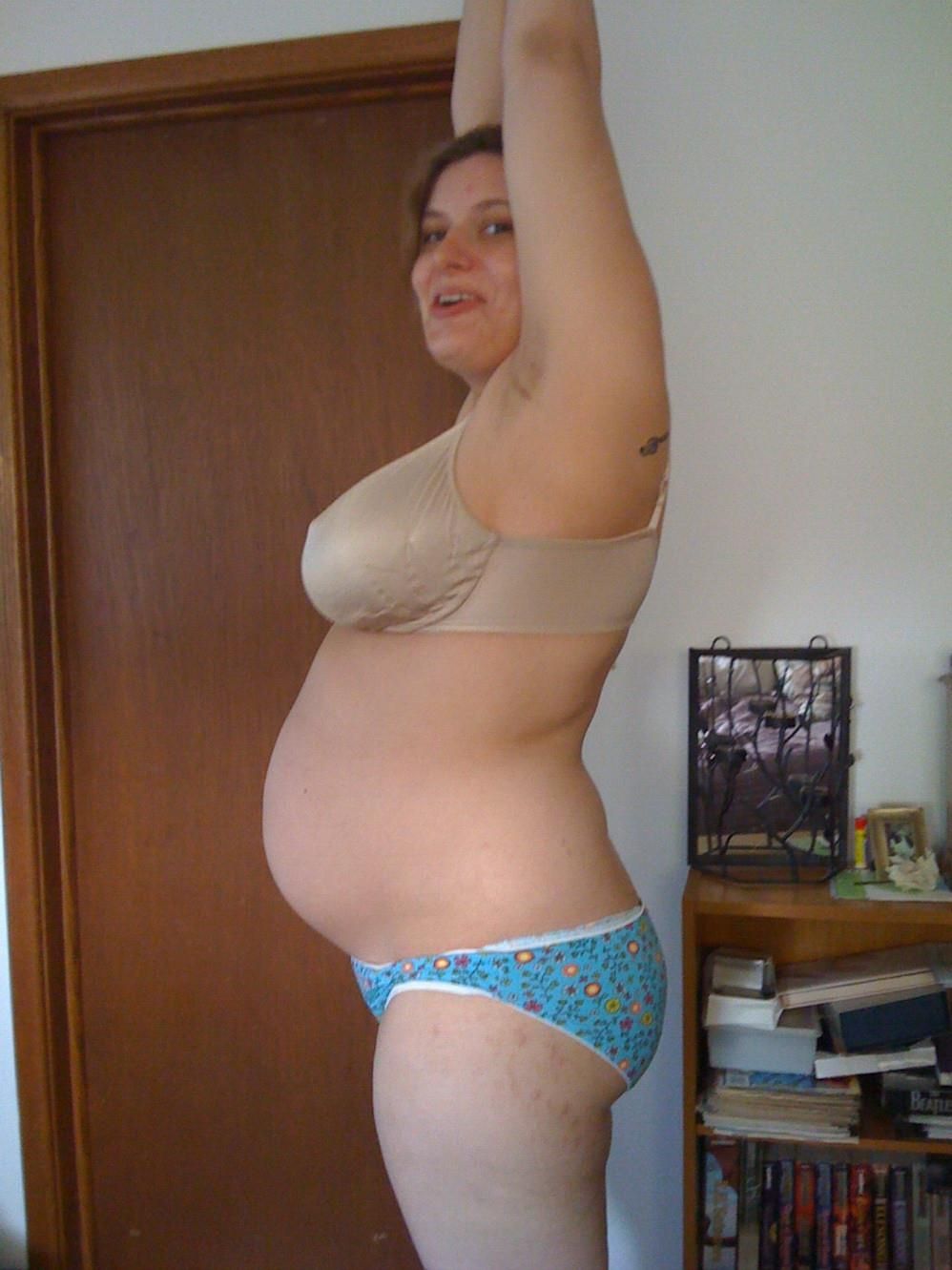 Chubby mommy throat exercise 