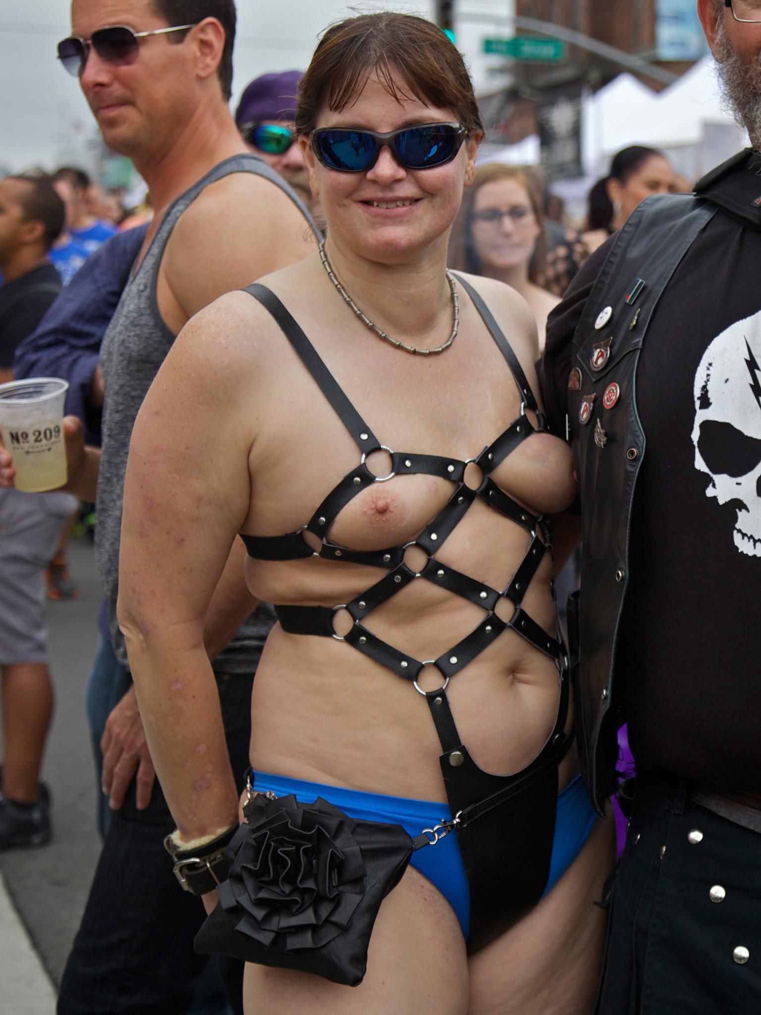 Sexy chubby women (Busty Women on Streets BBW)