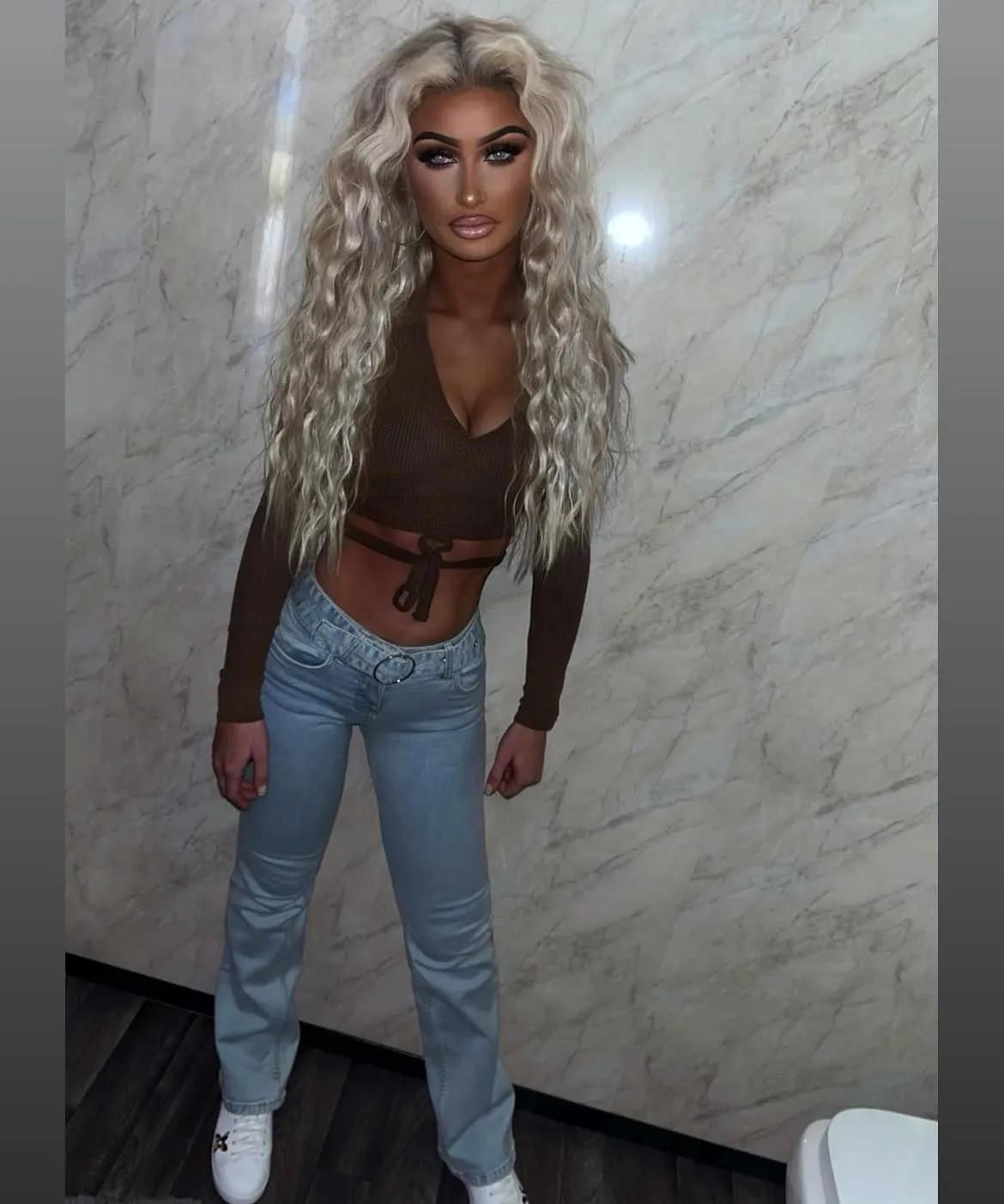 bimbos chav bitches to stroke and own full ballをとても速く排出する