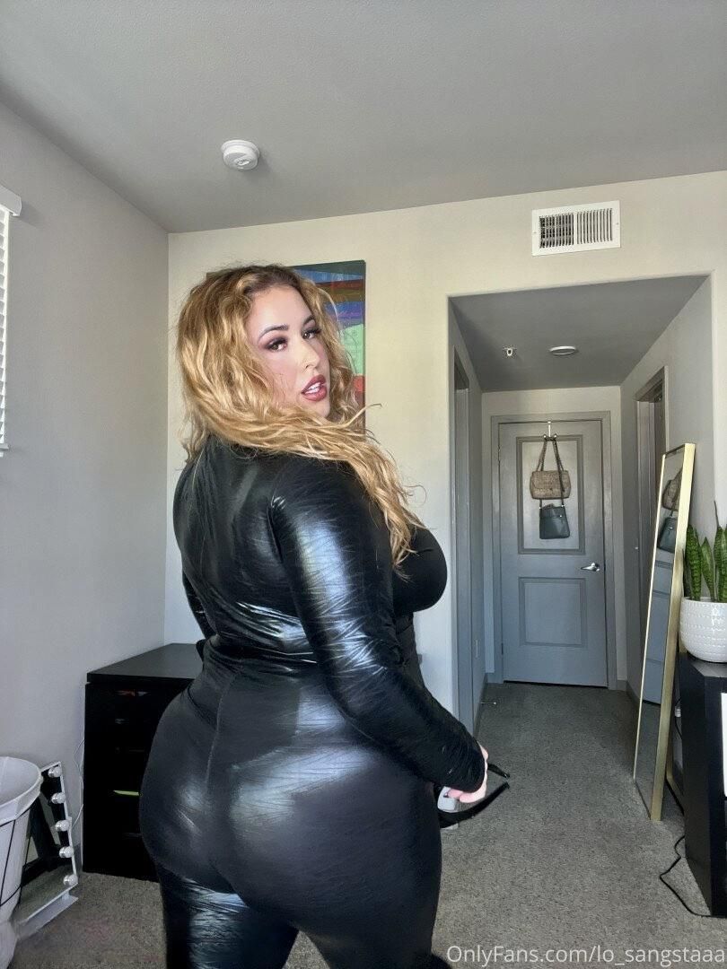 Lauren Huge Boobs Beauty BBW Youtuber Girl Mixed Hot Shots