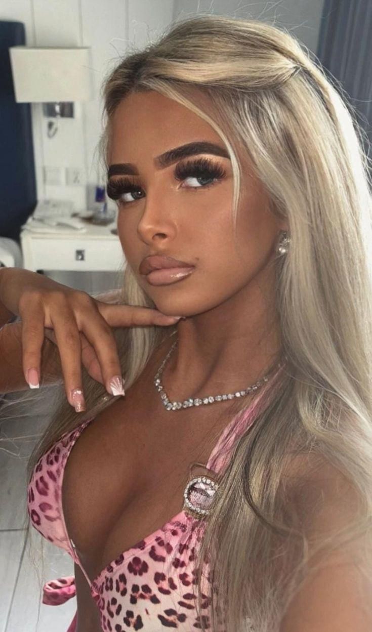 bimbos chav bitches to stroke and own full ballをとても速く排出する