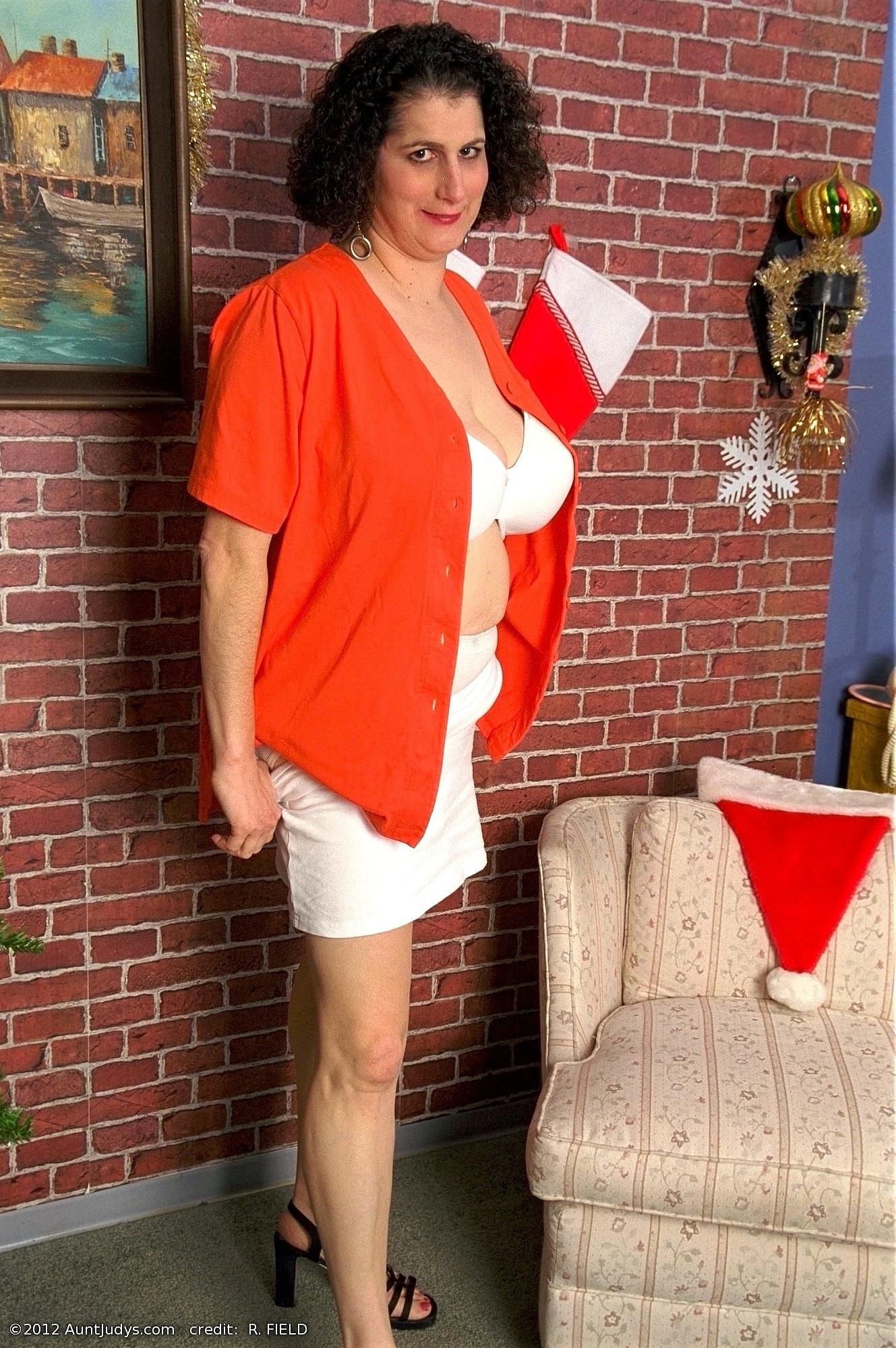 Big Boner for Hairy Mature Becky