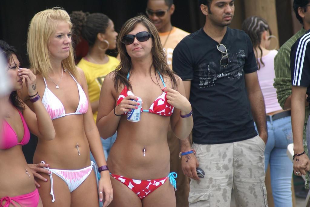 Beach Girls 