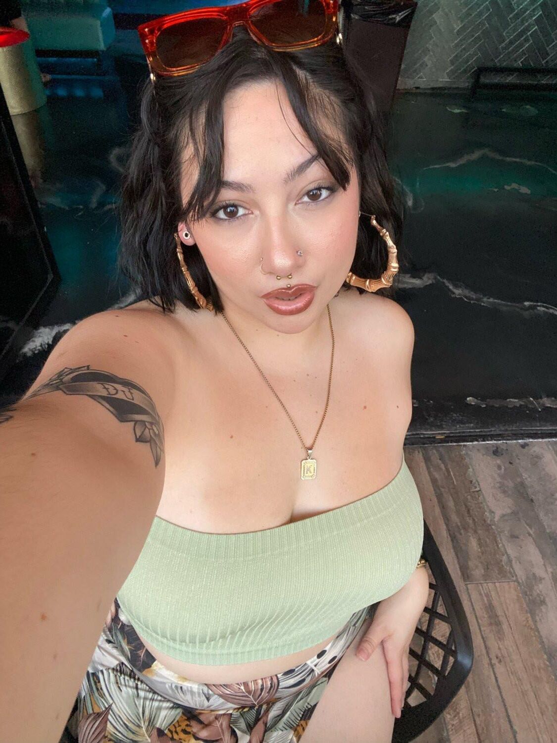 ExposingBigTitSlut