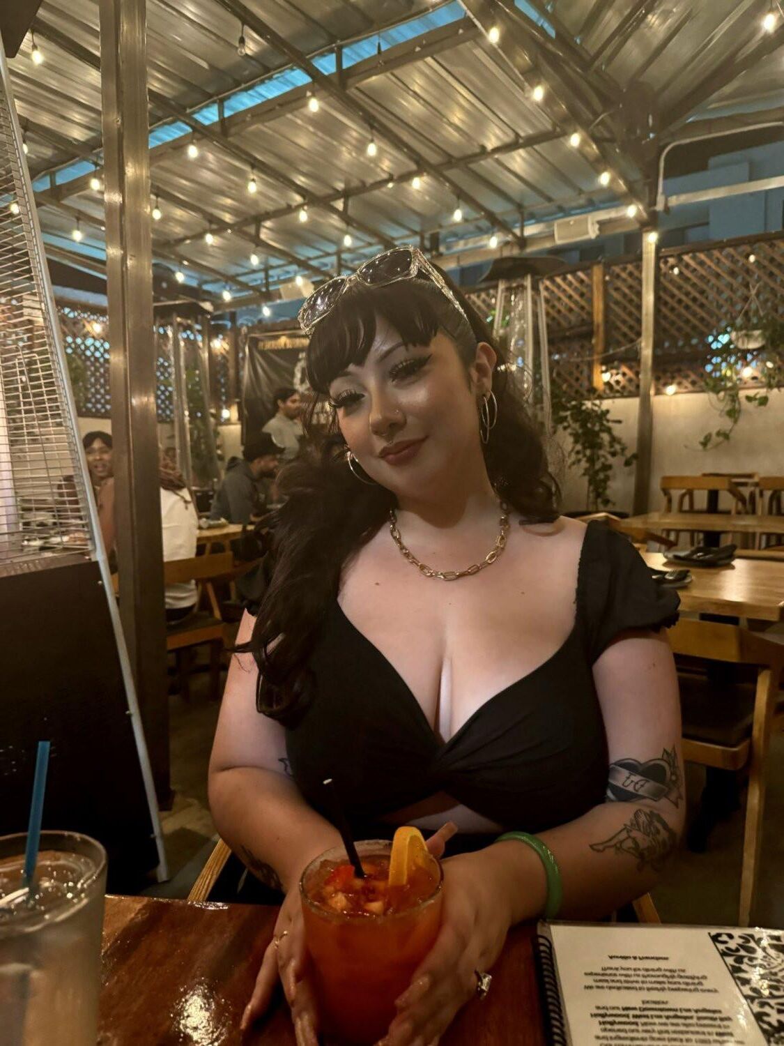 ExposingBigTitSlut