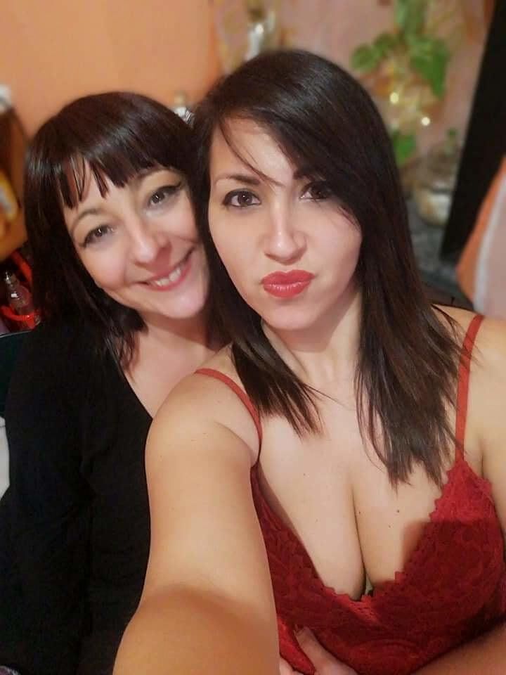 cleavage décolletés 