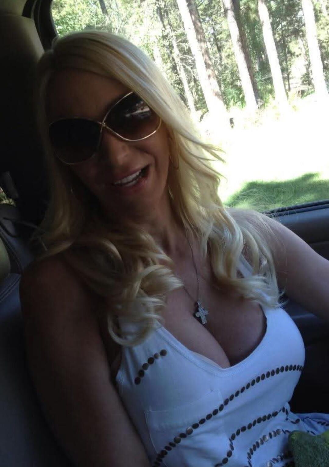 Ultimative echte Bimbo Milf Mutter
