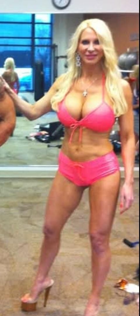 Ultimative echte Bimbo Milf Mutter