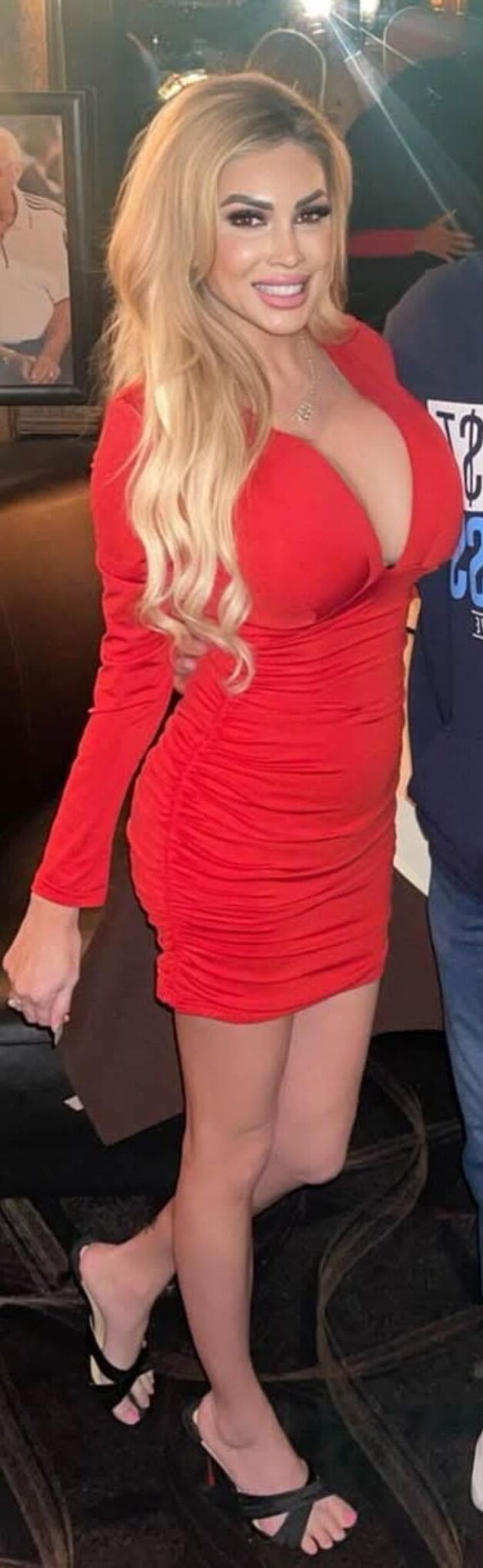 究極のBimbo Milf Mom