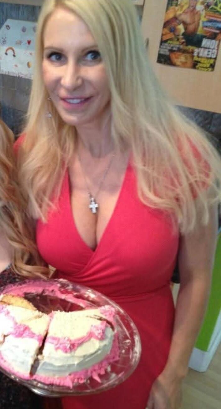 Ultimative echte Bimbo Milf Mutter
