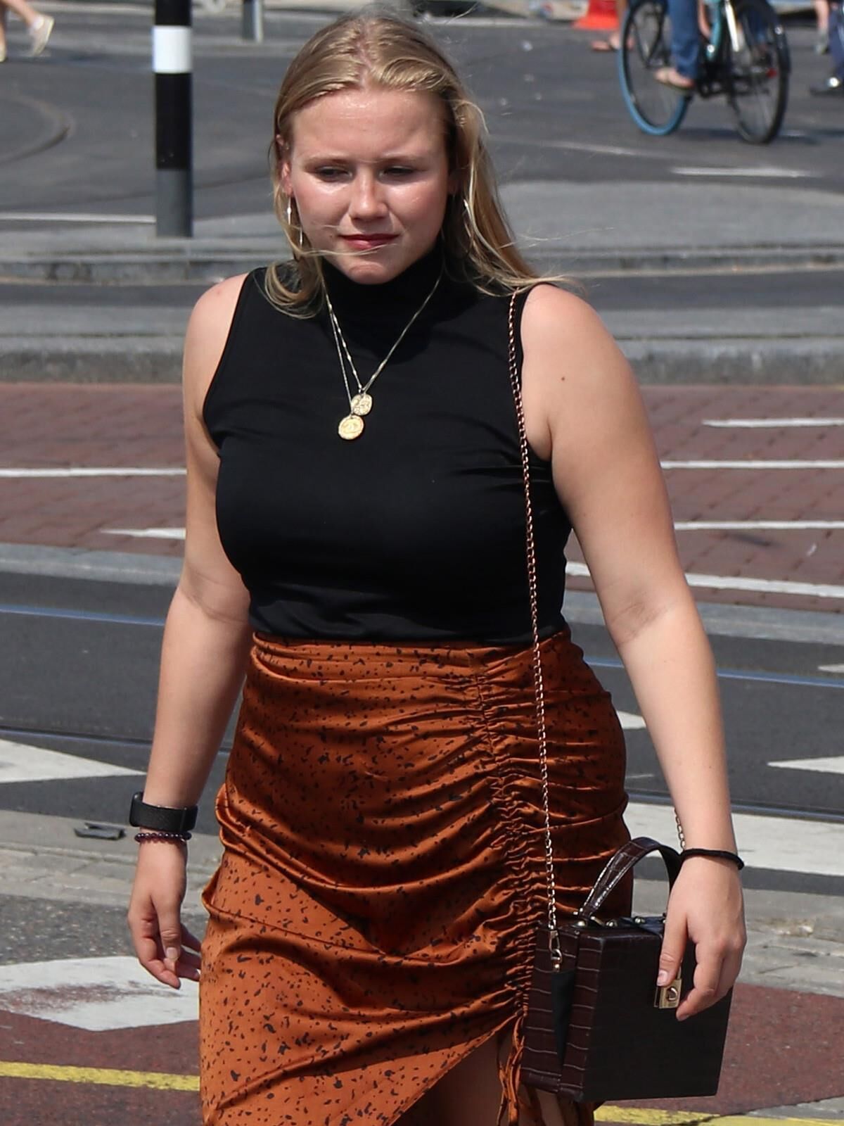 Sexy chubby women (Beauties in Skirts BBW)