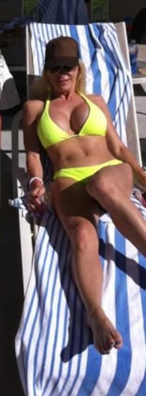 Ultimative echte Bimbo Milf Mutter