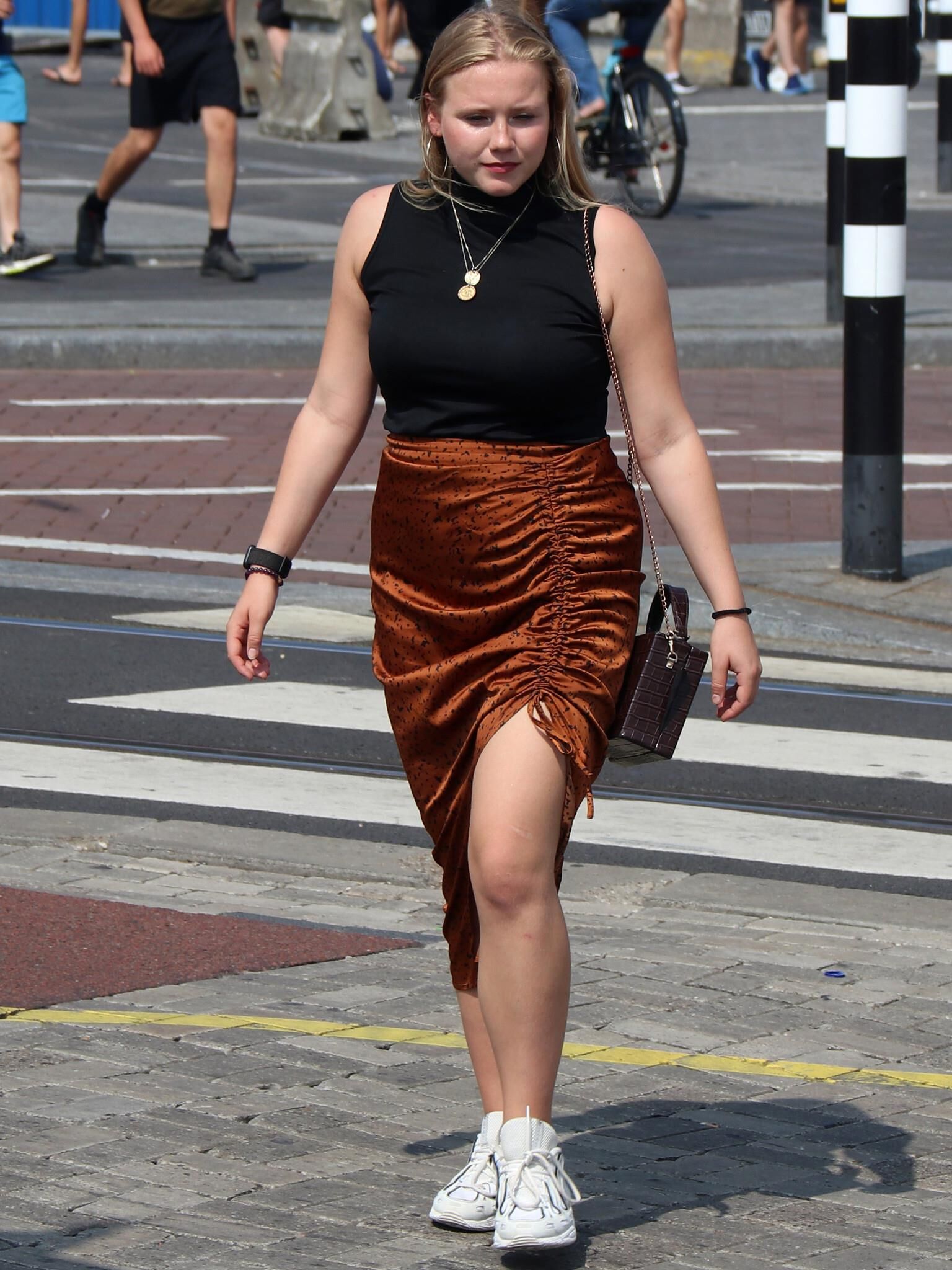 Sexy chubby women (Beauties in Skirts BBW)